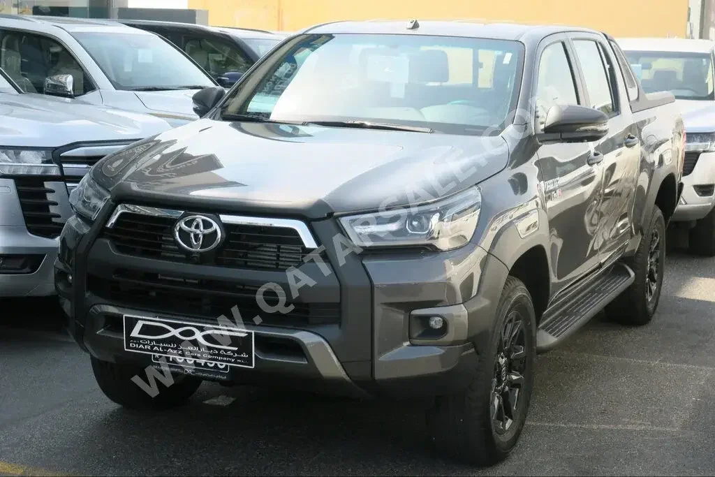 Toyota  Hilux  SR5 Adventure  2023  Automatic  0 Km  4 Cylinder  Four Wheel Drive (4WD)  Pick Up  Gray  With Warranty