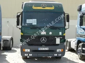 أخضر  2003  مرسيدس  اكتروس