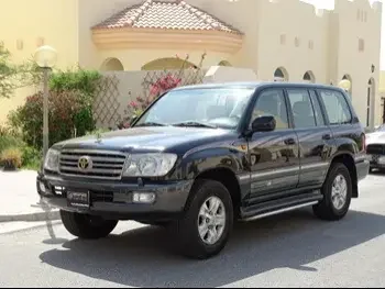 Toyota  Land Cruiser  VXR  2006  Automatic  300,000 Km  8 Cylinder  Four Wheel Drive (4WD)  SUV  Black  With Warranty