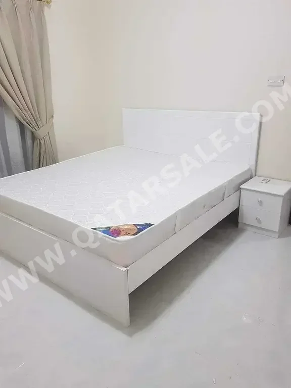 الأسّرة - كوين  - أبيض  - متضمنة المرتبة