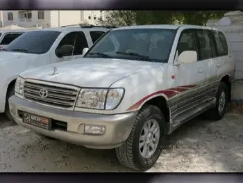 Toyota  Land Cruiser  GXR  2003  Automatic  200,000 Km  6 Cylinder  Four Wheel Drive (4WD)  SUV  White  With Warranty