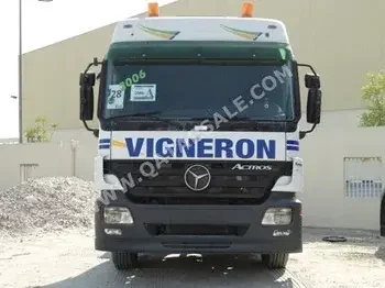 أبيض  2006  اتوماتيك و نص كهرباء  الماني  مرسيدس  اكتروس  1841