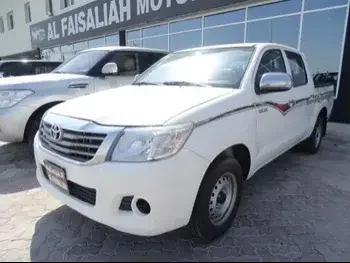 Toyota  Hilux  2015  Manual  138,000 Km  4 Cylinder  Rear Wheel Drive (RWD)  Pick Up  White