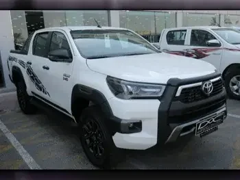 Toyota  Hilux  SR5 Adventure  2023  Automatic  0 Km  4 Cylinder  Four Wheel Drive (4WD)  Pick Up  White  With Warranty