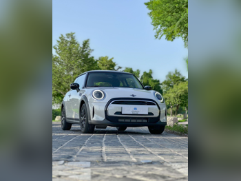Mini  Cooper  4 Cylinder  Hatchback  White  2023