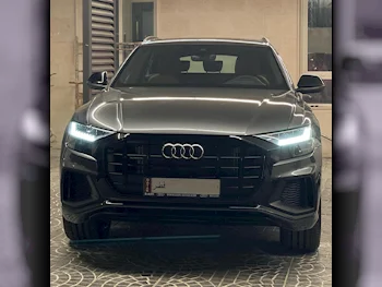 Audi  Q8  S-Line  2022  Automatic  44,000 Km  6 Cylinder  All Wheel Drive (AWD)  SUV  Gray and Black  With Warranty