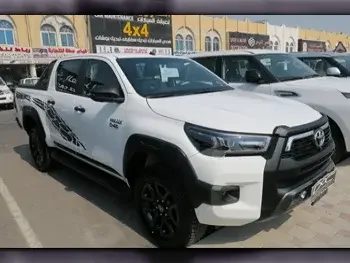 Toyota  Hilux  SR5 Adventure  2023  Automatic  0 Km  6 Cylinder  Four Wheel Drive (4WD)  Pick Up  White  With Warranty