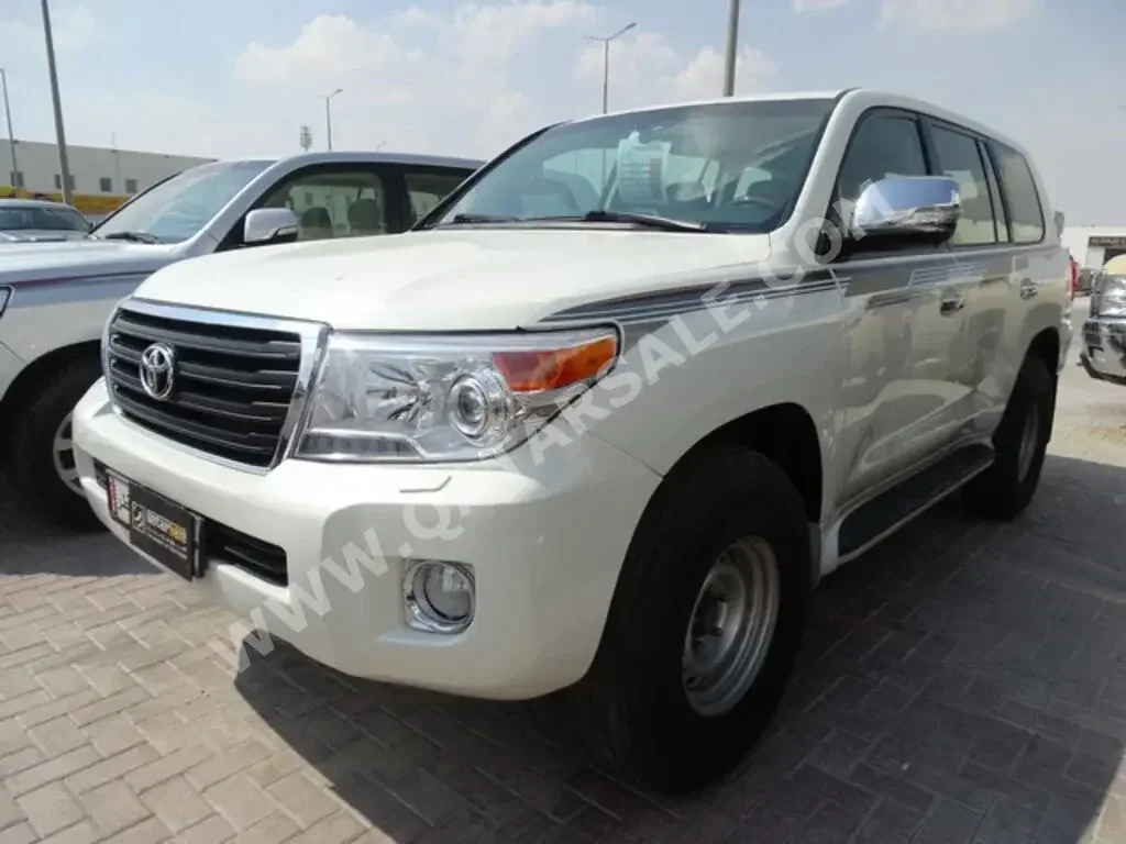 Toyota  Land Cruiser  GXR  2012  Automatic  245,000 Km  8 Cylinder  Four Wheel Drive (4WD)  SUV  White