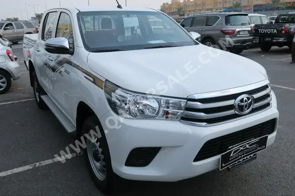 Toyota  Hilux  2024  Automatic  0 Km  4 Cylinder  Four Wheel Drive (4WD)  Pick Up  White  With Warranty