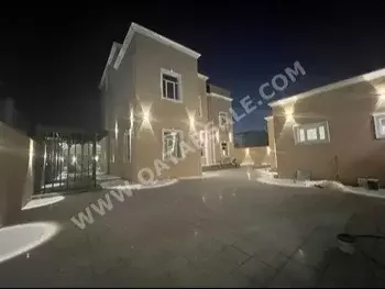 Family Residential  - Not Furnished  - Doha  - Al Dafna  - 9 Bedrooms