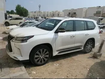 Lexus  LX  570  2016  Automatic  161,000 Km  8 Cylinder  Four Wheel Drive (4WD)  SUV  White