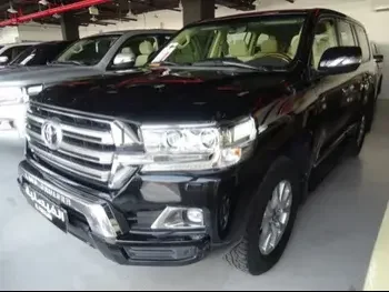 Toyota  Land Cruiser  GXR  2017  Automatic  211,000 Km  8 Cylinder  Four Wheel Drive (4WD)  SUV  Black