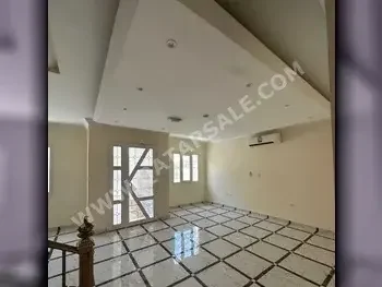 Family Residential  - Not Furnished  - Al Rayyan  - Izghawa  - 5 Bedrooms