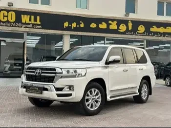 Toyota  Land Cruiser  GXR  2021  Automatic  126,000 Km  8 Cylinder  Four Wheel Drive (4WD)  SUV  White