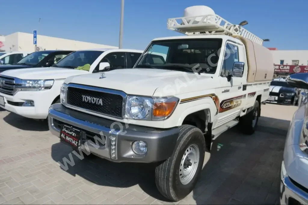 Toyota  Land Cruiser  LX  2020  Manual  14,000 Km  6 Cylinder  Four Wheel Drive (4WD)  Pick Up  White