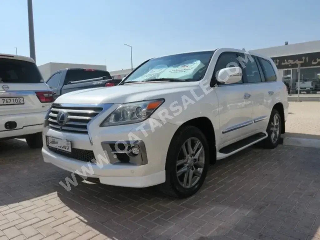 Lexus  LX  570 S  2015  Automatic  220,000 Km  8 Cylinder  Four Wheel Drive (4WD)  SUV  White