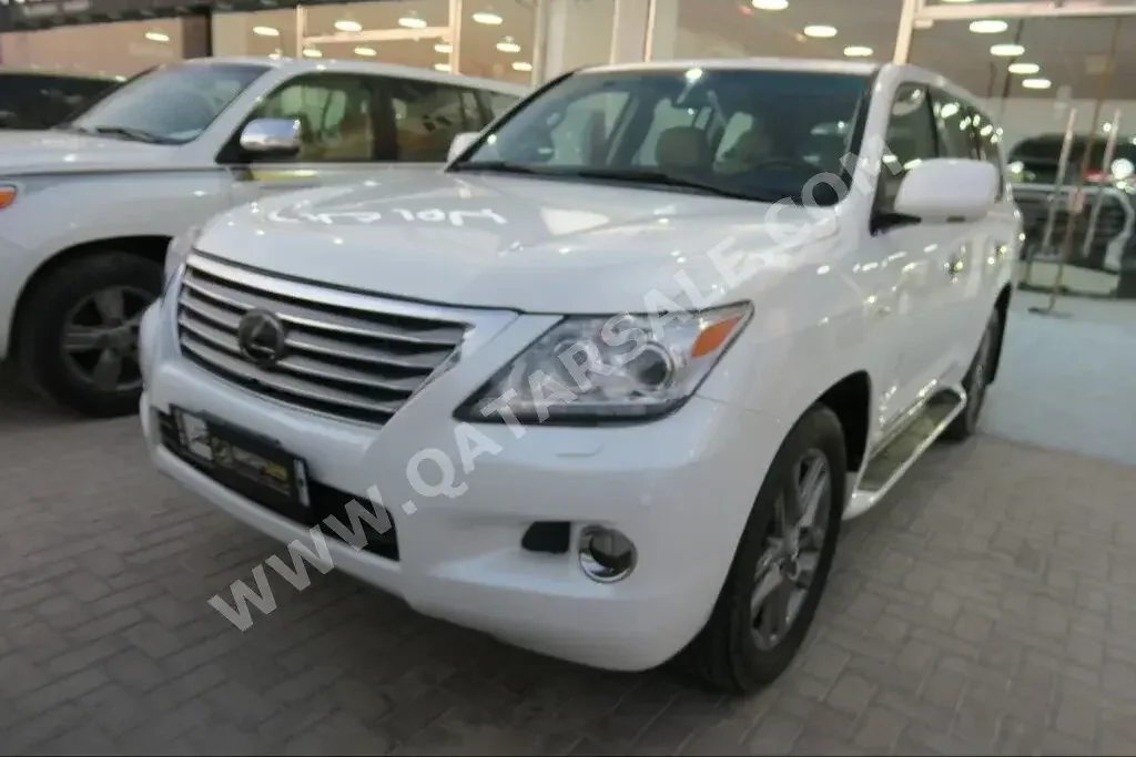 Lexus  LX  570  2009  Automatic  304,000 Km  8 Cylinder  Four Wheel Drive (4WD)  SUV  White