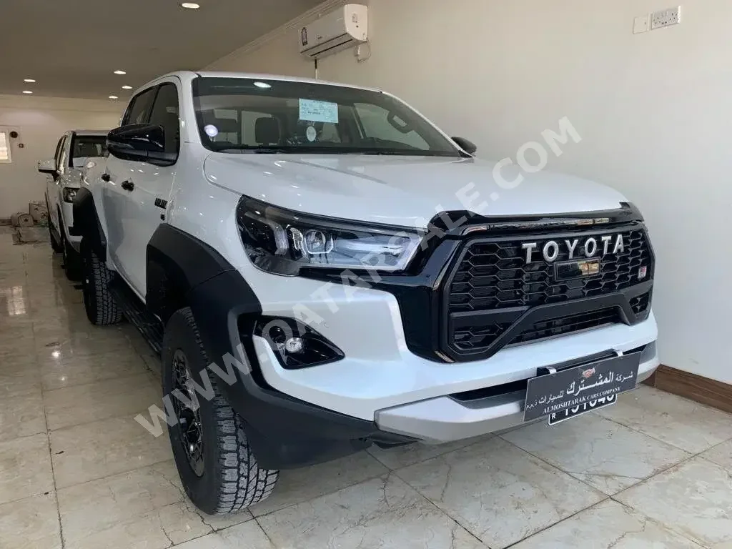  Toyota  Hilux  GR Sport  2024  Automatic  0 Km  6 Cylinder  Four Wheel Drive (4WD)  Pick Up  White  With Warranty