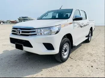 Toyota  Hilux  2024  Automatic  0 Km  4 Cylinder  Four Wheel Drive (4WD)  Pick Up  White  With Warranty