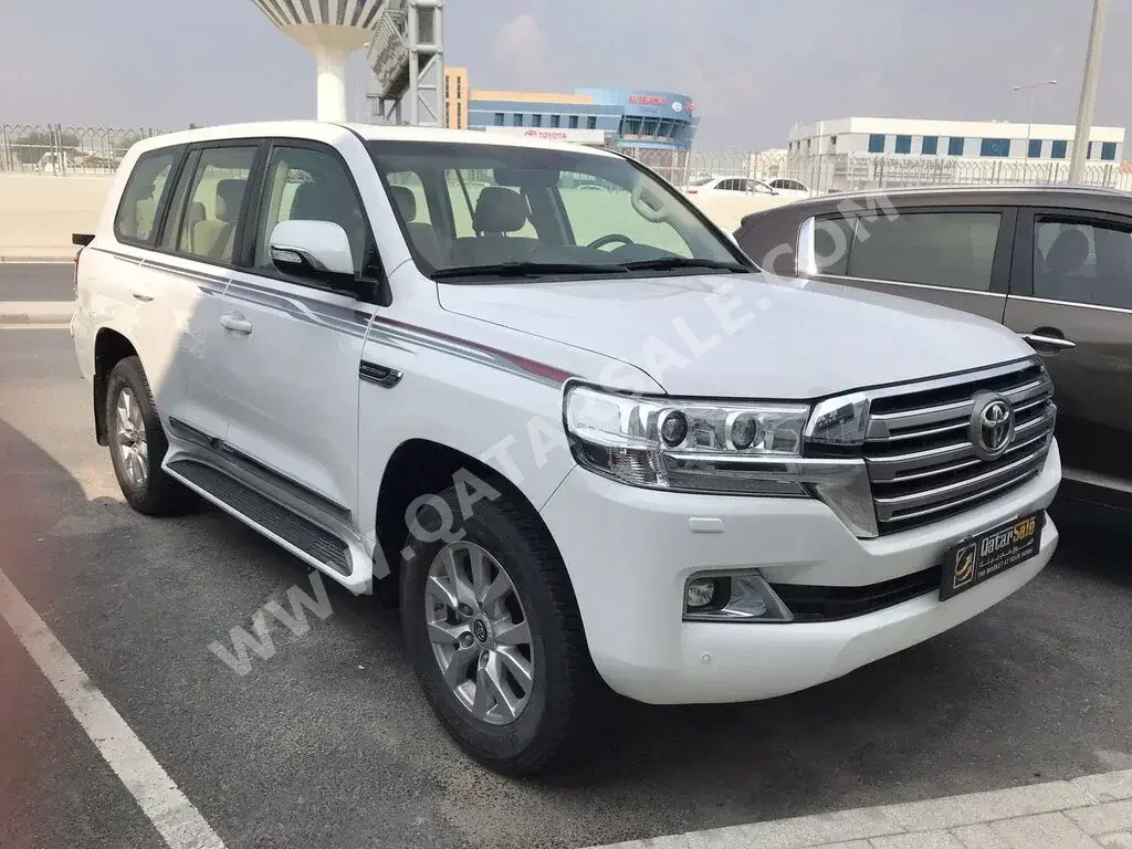 Toyota  Land Cruiser  GXR  2021  Automatic  13,000 Km  6 Cylinder  Four Wheel Drive (4WD)  SUV  White  With Warranty