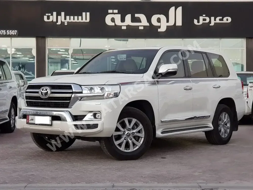 Toyota  Land Cruiser  GXR  2019  Automatic  152,000 Km  8 Cylinder  Four Wheel Drive (4WD)  SUV  White