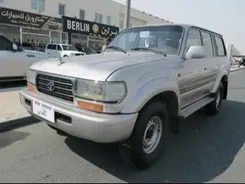 Toyota  Land Cruiser  GXR  1997  Manual  433,000 Km  6 Cylinder  Four Wheel Drive (4WD)  SUV  Silver