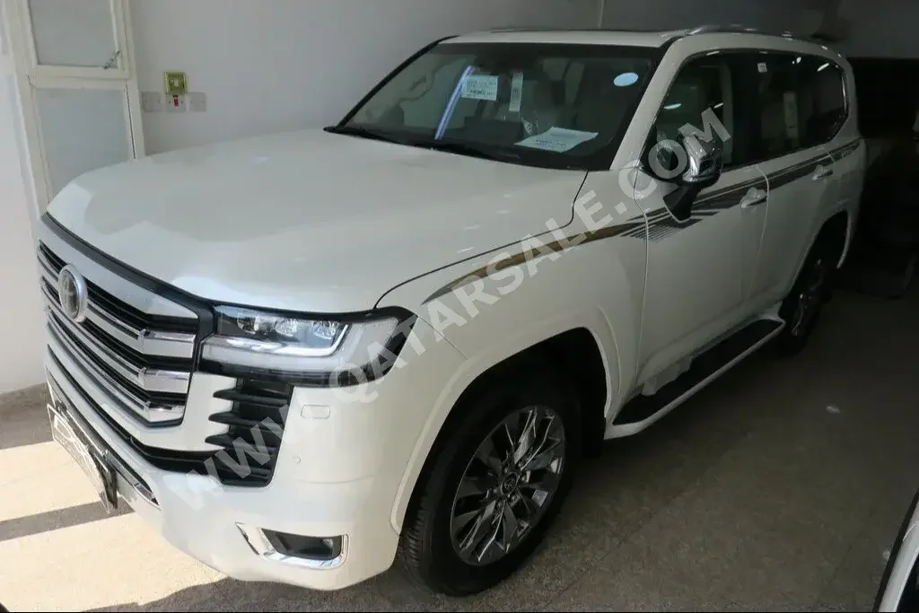 Toyota  Land Cruiser  VXR  2023  Automatic  0 Km  6 Cylinder  Four Wheel Drive (4WD)  SUV  White  With Warranty