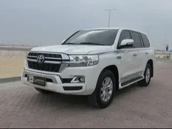 Toyota  Land Cruiser  GXR  2021  Automatic  66,000 Km  8 Cylinder  Four Wheel Drive (4WD)  SUV  White  With Warranty