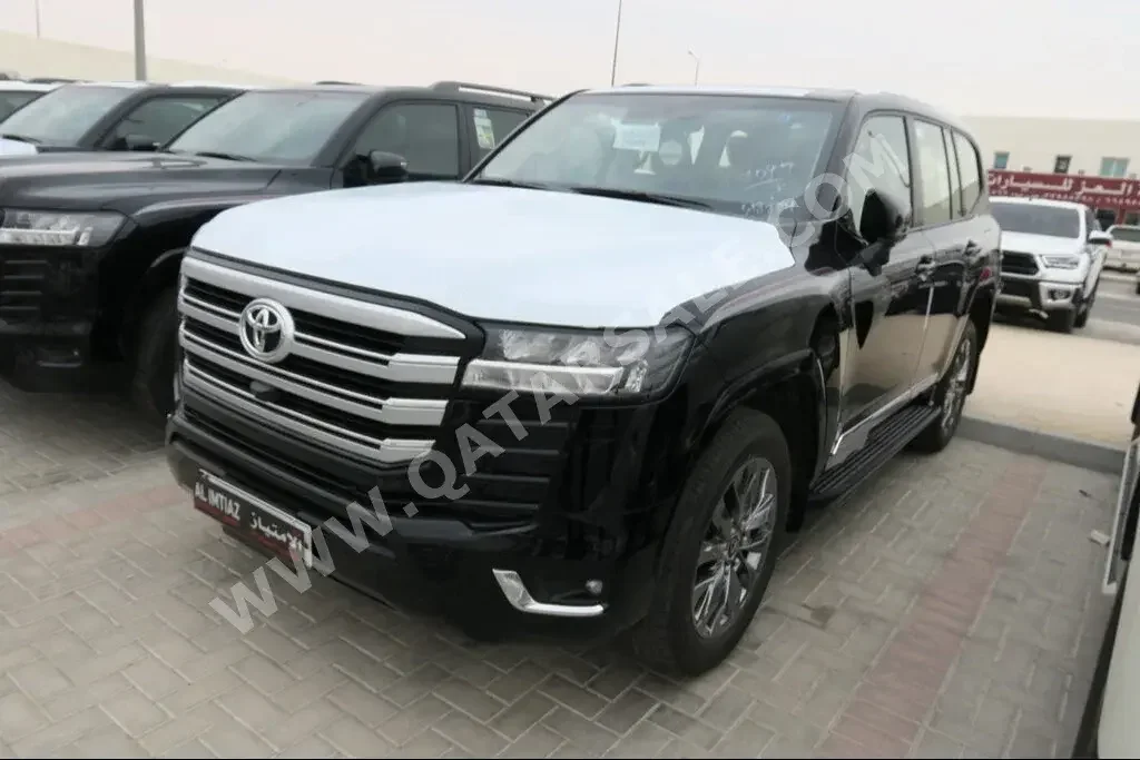 Toyota  Land Cruiser  GXR Twin Turbo  2023  Automatic  0 Km  6 Cylinder  Four Wheel Drive (4WD)  SUV  Black  With Warranty