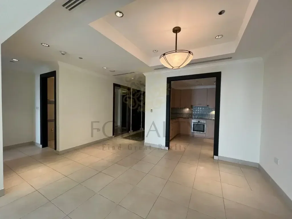 1 Bedrooms  Apartment  For Rent  in Doha -  The Pearl  Not Furnished