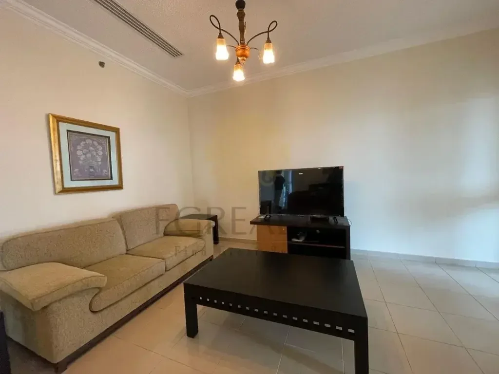 1 Bedrooms  Apartment  For Rent  in Doha -  West Bay  Fully Furnished