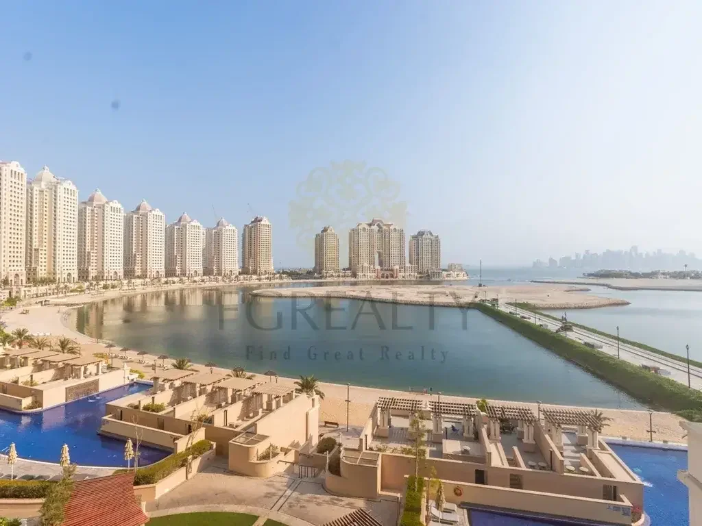 3 Bedrooms  Apartment  For Rent  in Doha -  The Pearl  Fully Furnished