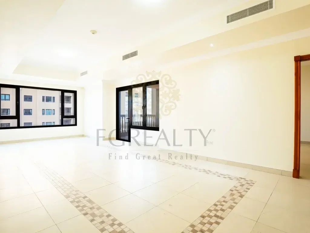 1 Bedrooms  Apartment  For Rent  in Doha -  The Pearl  Not Furnished