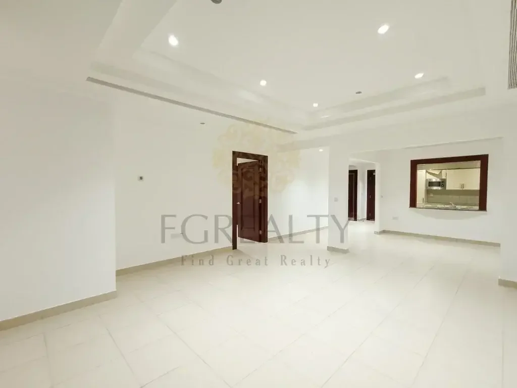 1 Bedrooms  Apartment  For Rent  in Doha -  The Pearl  Not Furnished