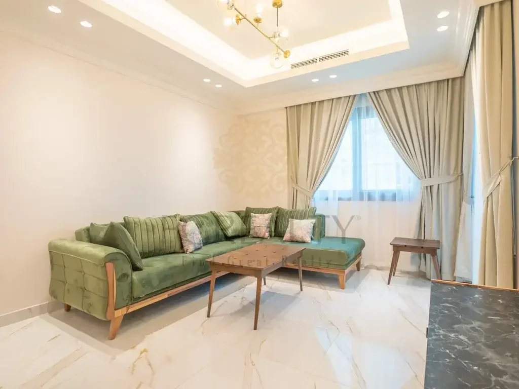 2 Bedrooms  Apartment  For Rent  in Doha -  The Pearl  Fully Furnished