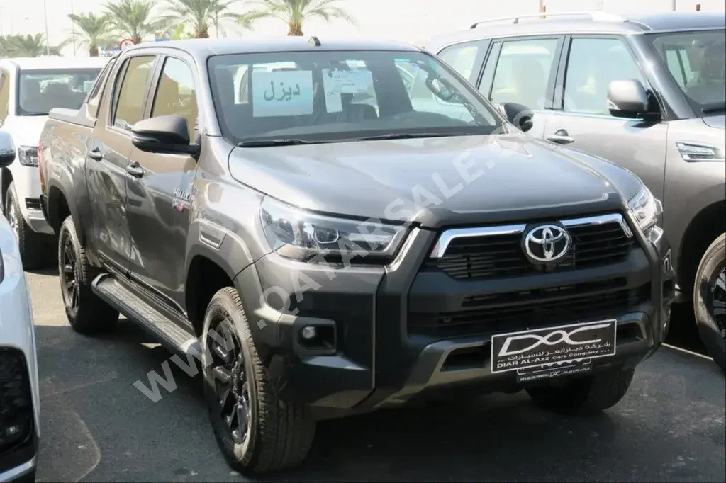 Toyota  Hilux  SR5 Adventure  2023  Automatic  0 Km  4 Cylinder  Four Wheel Drive (4WD)  Pick Up  Gray  With Warranty