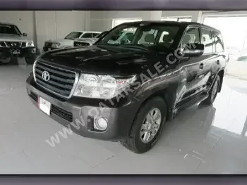 Toyota  Land Cruiser  GXR  2012  Automatic  206,000 Km  6 Cylinder  Four Wheel Drive (4WD)  SUV  Gray