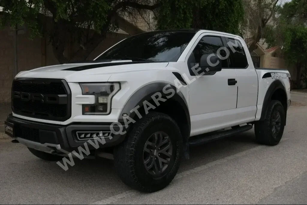  Ford  Raptor  2017  Automatic  136,000 Km  6 Cylinder  Four Wheel Drive (4WD)  Pick Up  White  With Warranty