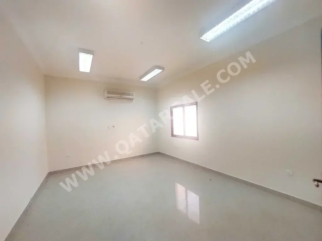 1 Bedrooms  Apartment  For Rent  in Doha -  Al Markhiya  Not Furnished