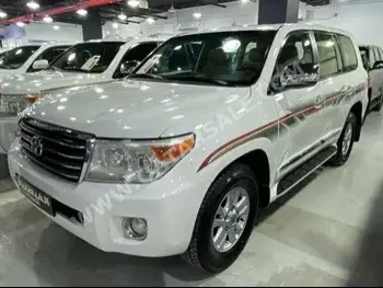 Toyota  Land Cruiser  GXR  2013  Automatic  235,000 Km  8 Cylinder  Four Wheel Drive (4WD)  SUV  White