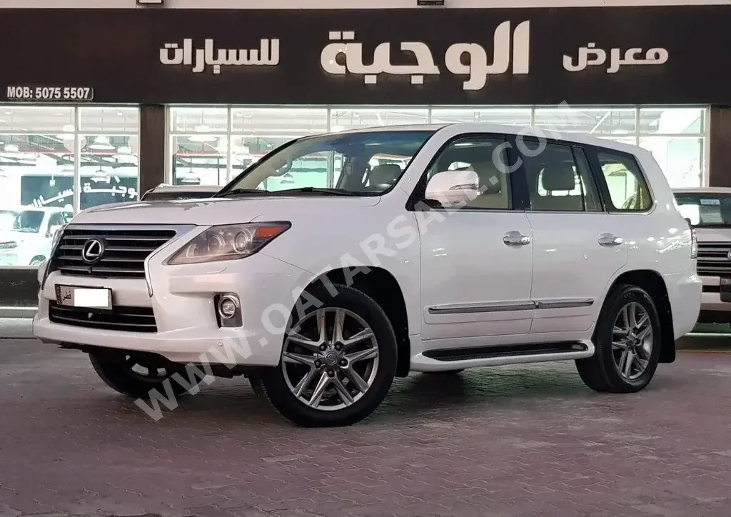 Lexus  LX  570  2014  Automatic  293,000 Km  8 Cylinder  Four Wheel Drive (4WD)  SUV  White