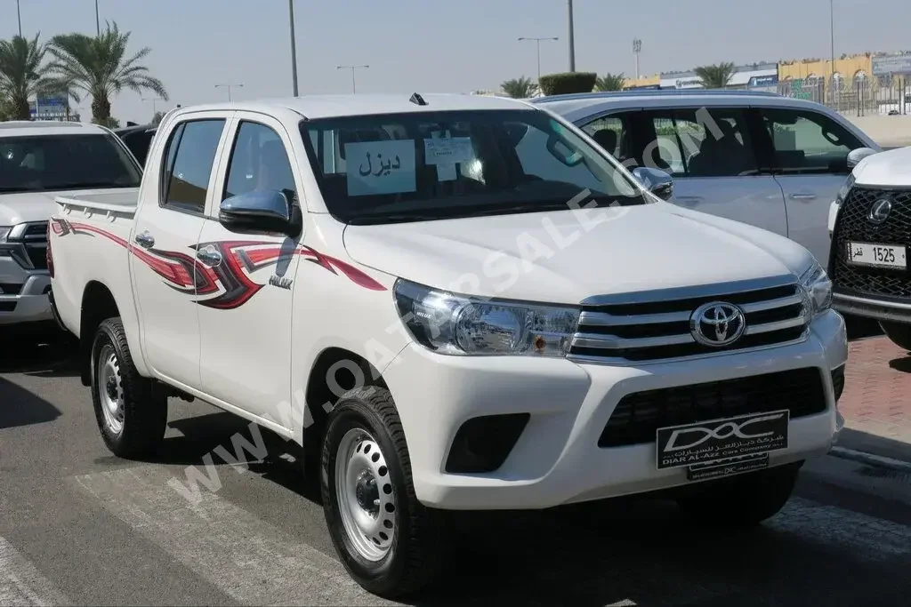 Toyota  Hilux  2023  Manual  0 Km  4 Cylinder  Four Wheel Drive (4WD)  Pick Up  White  With Warranty