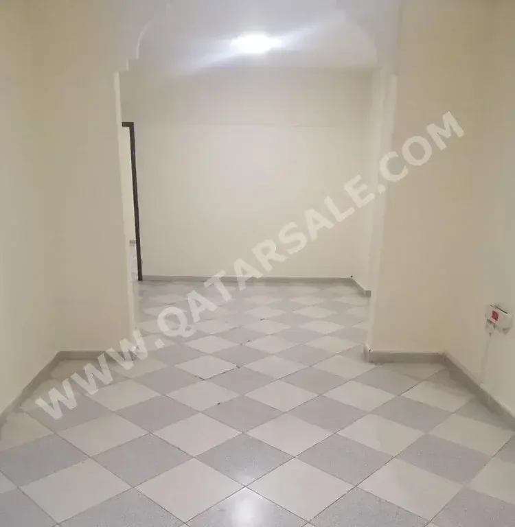 2 Bedrooms  Apartment  For Rent  in Doha -  Mushaireb  Not Furnished