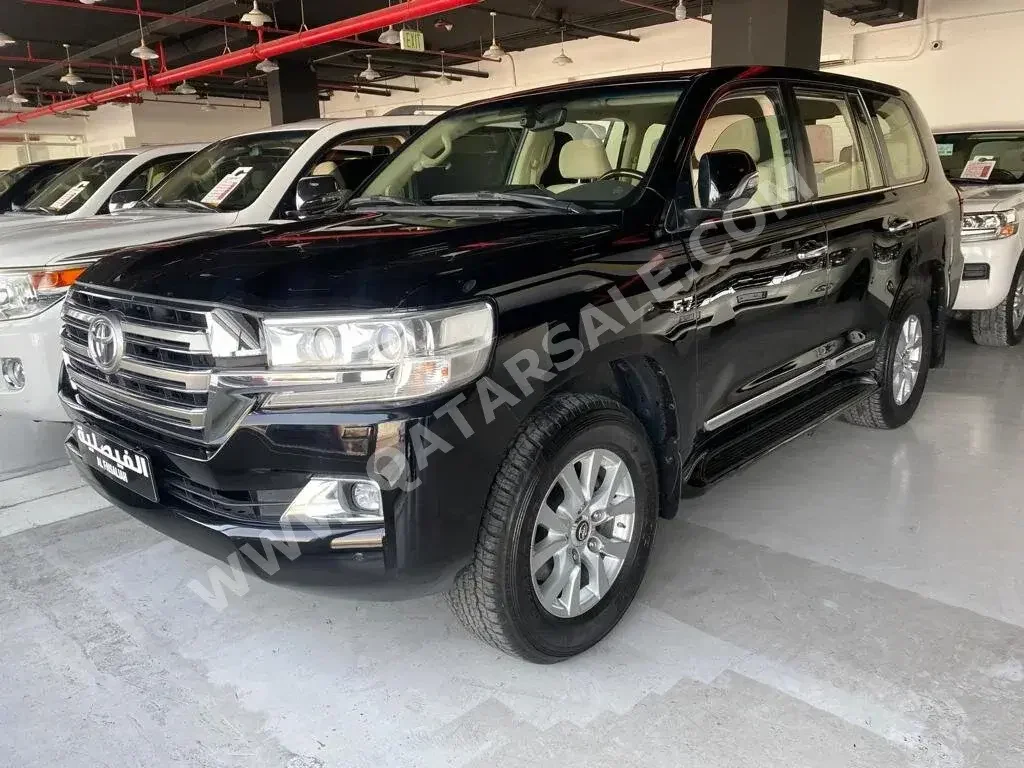 Toyota  Land Cruiser  VXR  2019  Automatic  185,000 Km  8 Cylinder  Four Wheel Drive (4WD)  SUV  Black