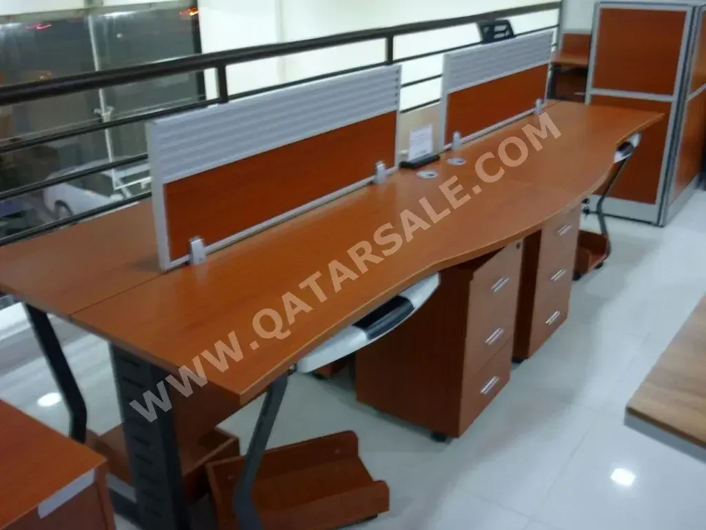 المكاتب ومكاتب الحاسوب - مكتب التقسيم