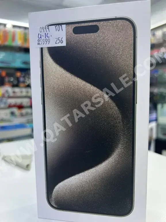 ابل  - ايفون 15  - برو ماكس  - تيتانيوم طبيعي  - 256 جيجابايت  - تحت الضمان
