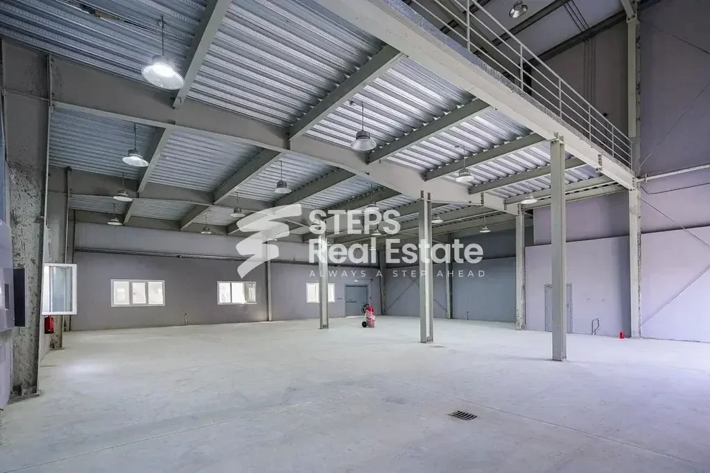 Warehouses & Stores - Al Wakrah  - Barkit Al Awamer  -Area Size: 900 Square Meter