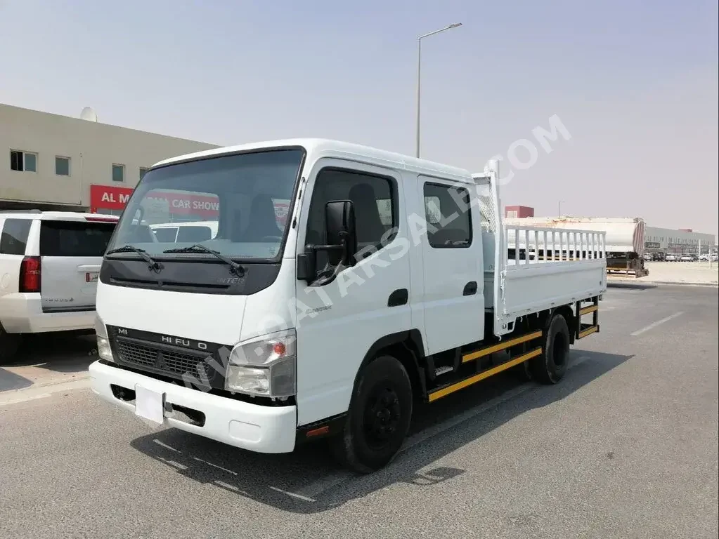 Mitsubishi  Fuso Canter  2015  Manual  243,000 Km  4 Cylinder  Rear Wheel Drive (RWD)  Pick Up  White