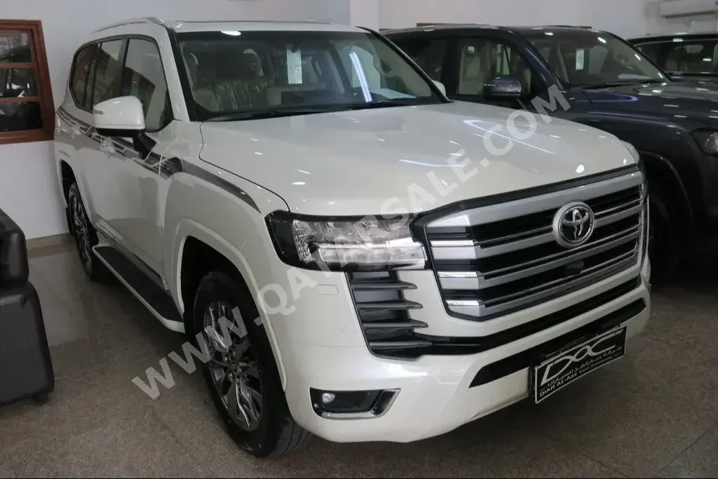 Toyota  Land Cruiser  GXR Twin Turbo  2023  Automatic  0 Km  6 Cylinder  Four Wheel Drive (4WD)  SUV  White  With Warranty