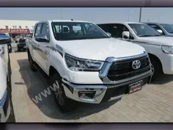 Toyota  Hilux  SR5  2024  Automatic  0 Km  4 Cylinder  Four Wheel Drive (4WD)  Pick Up  White  With Warranty